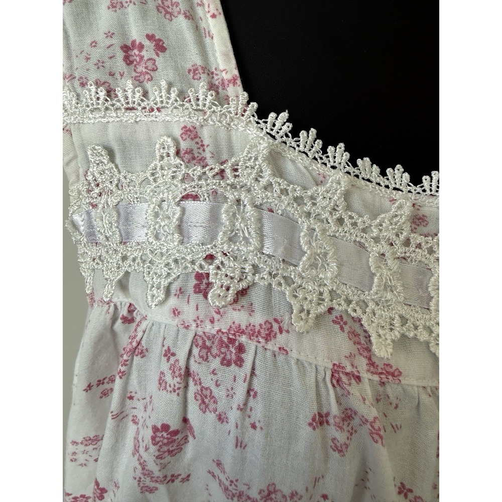 Hillary & Hanson Intimates Women's L Gown Lace Detail Pink Floral Dainty EUC - Picture 4 of 11